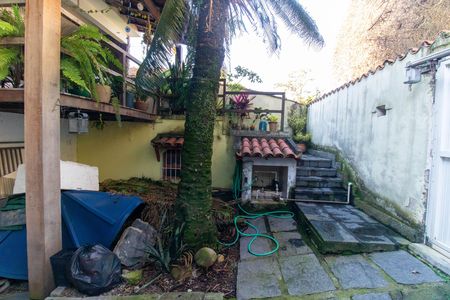 Casa à venda com 245m², 3 quartos e 7 vagas Casa à venda com 245m², 3 quartos e 7 vagasÁrea externa