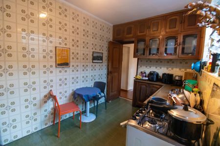 Casa à venda com 245m², 3 quartos e 7 vagas Casa à venda com 245m², 3 quartos e 7 vagasCozinha