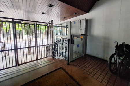 Apartamento à venda com 75m², 2 quartos e 1 vagaÁrea comum