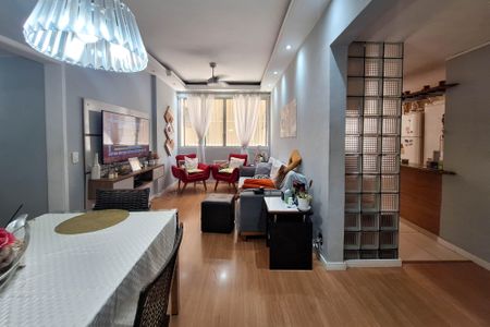 Apartamento à venda com 75m², 2 quartos e 1 vagaSala