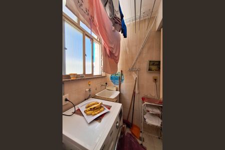 Apartamento à venda com 75m², 2 quartos e 1 vagaÁrea de Serviço