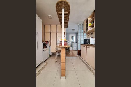 Apartamento à venda com 75m², 2 quartos e 1 vagaCozinha