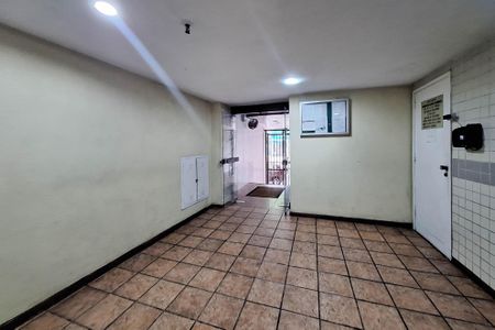 Apartamento à venda com 75m², 2 quartos e 1 vagaÁrea comum
