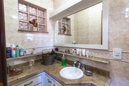 Casa à venda com 430m², 4 quartos e 4 vagasBanheiro da Suíte 4