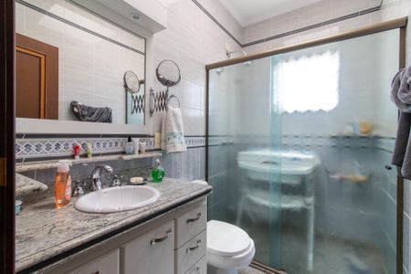 Casa à venda com 430m², 4 quartos e 4 vagasBanheiro da Suíte 3