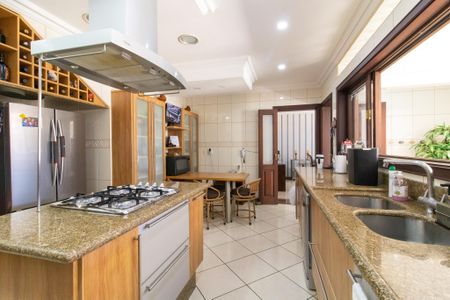 Casa à venda com 430m², 4 quartos e 4 vagasCozinha