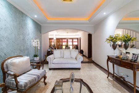 Casa à venda com 430m², 4 quartos e 4 vagasSala