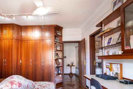 Casa à venda com 430m², 4 quartos e 4 vagasSuite 4