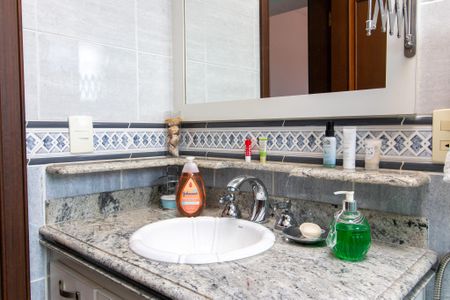 Casa à venda com 430m², 4 quartos e 4 vagasBanheiro da Suíte 3