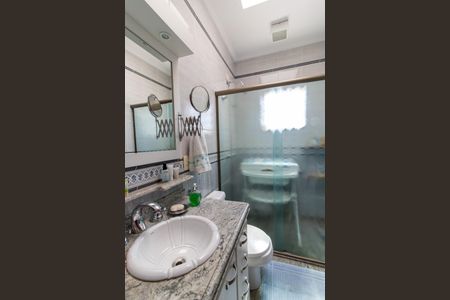 Casa à venda com 430m², 4 quartos e 4 vagasBanheiro da Suíte 3