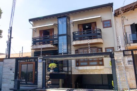 Casa à venda com 430m², 4 quartos e 4 vagasFachada