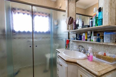 Casa à venda com 430m², 4 quartos e 4 vagasBanheiro da Suíte 1