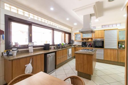 Casa à venda com 430m², 4 quartos e 4 vagasCozinha