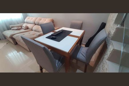 Casa de condomínio à venda com 102m², 2 quartos e 4 vagas