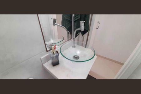 Casa de condomínio à venda com 102m², 2 quartos e 4 vagas