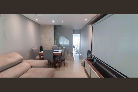 Casa de condomínio à venda com 102m², 2 quartos e 4 vagas Casa de condomínio à venda com 102m², 2 quartos e 4 vagasSala