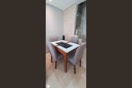 Casa de condomínio à venda com 102m², 2 quartos e 4 vagas