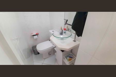 Casa de condomínio à venda com 102m², 2 quartos e 4 vagas Casa de condomínio à venda com 102m², 2 quartos e 4 vagasLavabo