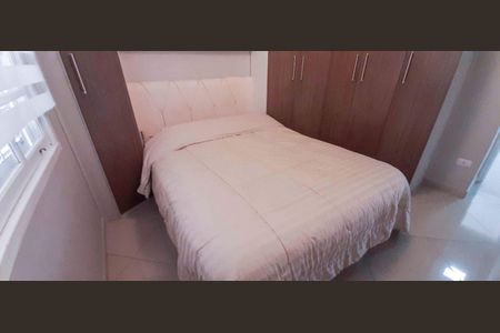 Casa de condomínio à venda com 102m², 2 quartos e 4 vagas