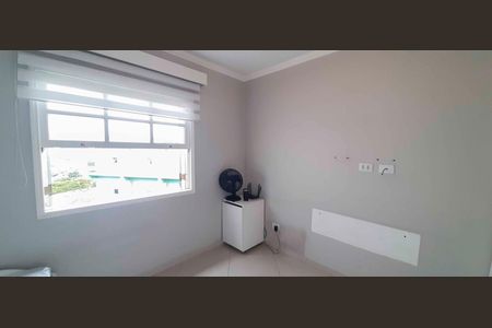 Casa de condomínio à venda com 102m², 2 quartos e 4 vagas