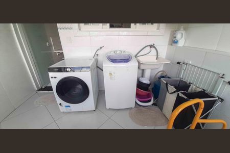 Casa de condomínio à venda com 102m², 2 quartos e 4 vagas