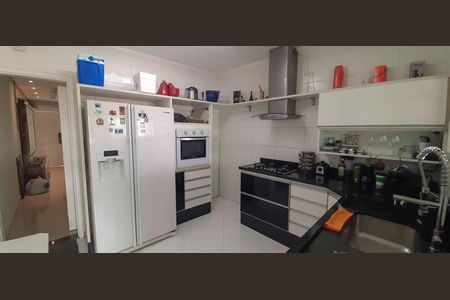 Casa de condomínio à venda com 102m², 2 quartos e 4 vagas