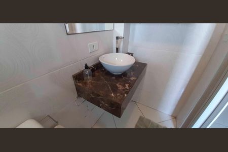 Casa de condomínio à venda com 102m², 2 quartos e 4 vagas