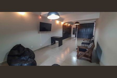 Casa de condomínio à venda com 102m², 2 quartos e 4 vagas