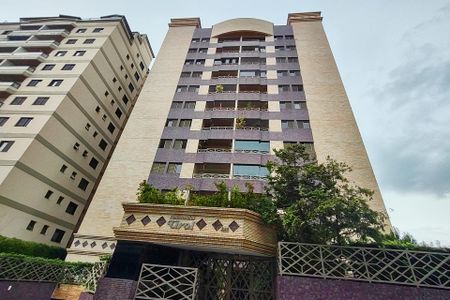 Apartamento à venda com 118m², 3 quartos e 2 vagas Apartamento à venda com 118m², 3 quartos e 2 vagasFachada