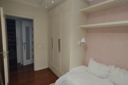 Apartamento à venda com 118m², 3 quartos e 2 vagas Apartamento à venda com 118m², 3 quartos e 2 vagasQuarto 2