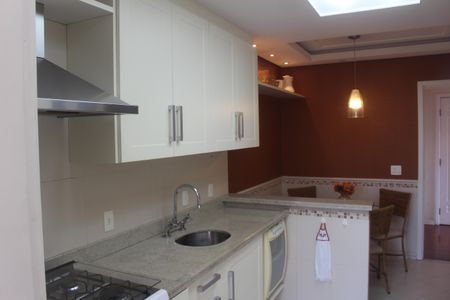 Apartamento à venda com 118m², 3 quartos e 2 vagasCozinha