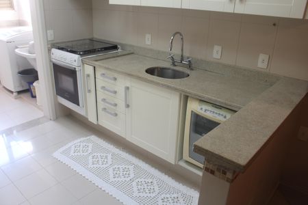 Apartamento à venda com 118m², 3 quartos e 2 vagasCozinha