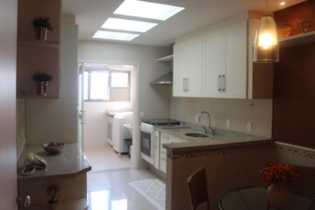 Apartamento à venda com 118m², 3 quartos e 2 vagasCozinha