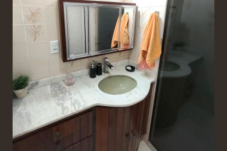 Apartamento para alugar com 120m², 2 quartos e 1 vaga Apartamento para alugar com 120m², 2 quartos e 1 vagaBanheiro Corredor
