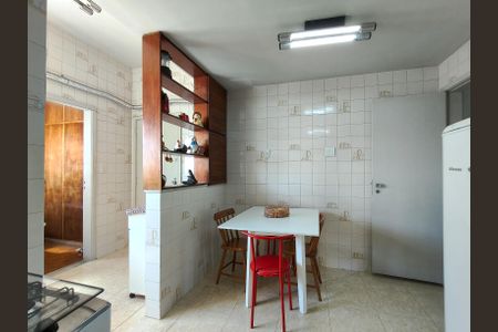 Apartamento para alugar com 120m², 2 quartos e 1 vaga Apartamento para alugar com 120m², 2 quartos e 1 vagaCozinha