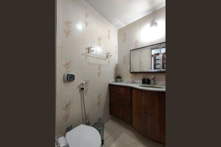 Apartamento para alugar com 120m², 2 quartos e 1 vaga Apartamento para alugar com 120m², 2 quartos e 1 vagaBanheiro Corredor