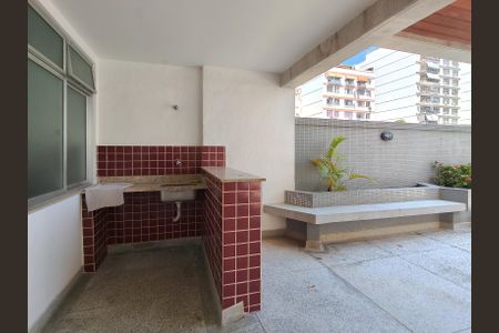 Apartamento para alugar com 120m², 2 quartos e 1 vaga Apartamento para alugar com 120m², 2 quartos e 1 vagaÁrea comum - Playground