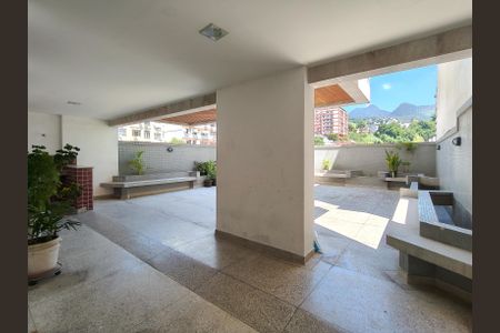 Apartamento para alugar com 120m², 2 quartos e 1 vaga Apartamento para alugar com 120m², 2 quartos e 1 vagaÁrea comum - Playground