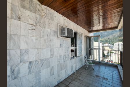 Apartamento para alugar com 120m², 2 quartos e 1 vaga Apartamento para alugar com 120m², 2 quartos e 1 vagaVaranda da Sala