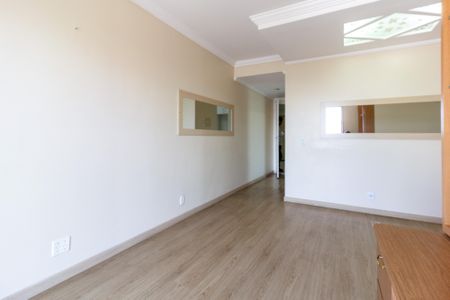 Sala de apartamento para alugar com 3 quartos, 64m² em Vila Itapegica, Guarulhos