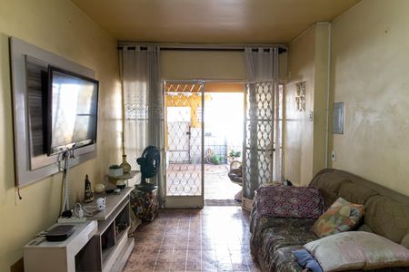 Casa para alugar com 220m², 3 quartos e 2 vagas Casa para alugar com 220m², 3 quartos e 2 vagasSala