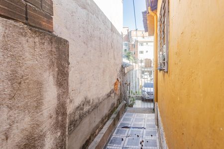 Casa à venda com 80m², 2 quartos e 8 vagasQuintal