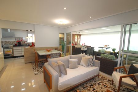 Apartamento à venda com 140m², 3 quartos e 3 vagasSala / Cozinha