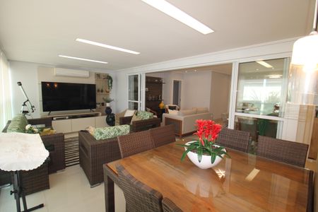 Apartamento à venda com 140m², 3 quartos e 3 vagasSala / Cozinha