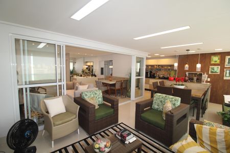 Apartamento à venda com 140m², 3 quartos e 3 vagasSala / Cozinha