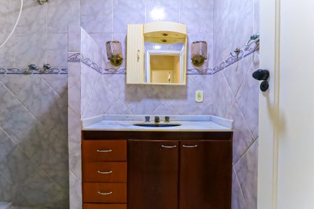Apartamento para alugar com 50m², 2 quartos e sem vagaBanheiro