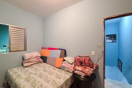 Casa à venda com 150m², 5 quartos e 4 vagas Casa à venda com 150m², 5 quartos e 4 vagasCasa 2 - quarto