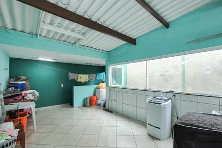 Casa à venda com 150m², 5 quartos e 4 vagas Casa à venda com 150m², 5 quartos e 4 vagasÁrea de Serviço