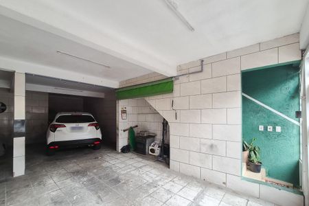 Casa à venda com 150m², 5 quartos e 4 vagas Casa à venda com 150m², 5 quartos e 4 vagasGaragem