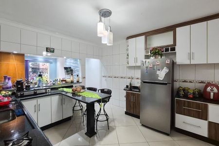 Casa à venda com 150m², 5 quartos e 4 vagas Casa à venda com 150m², 5 quartos e 4 vagasCozinha